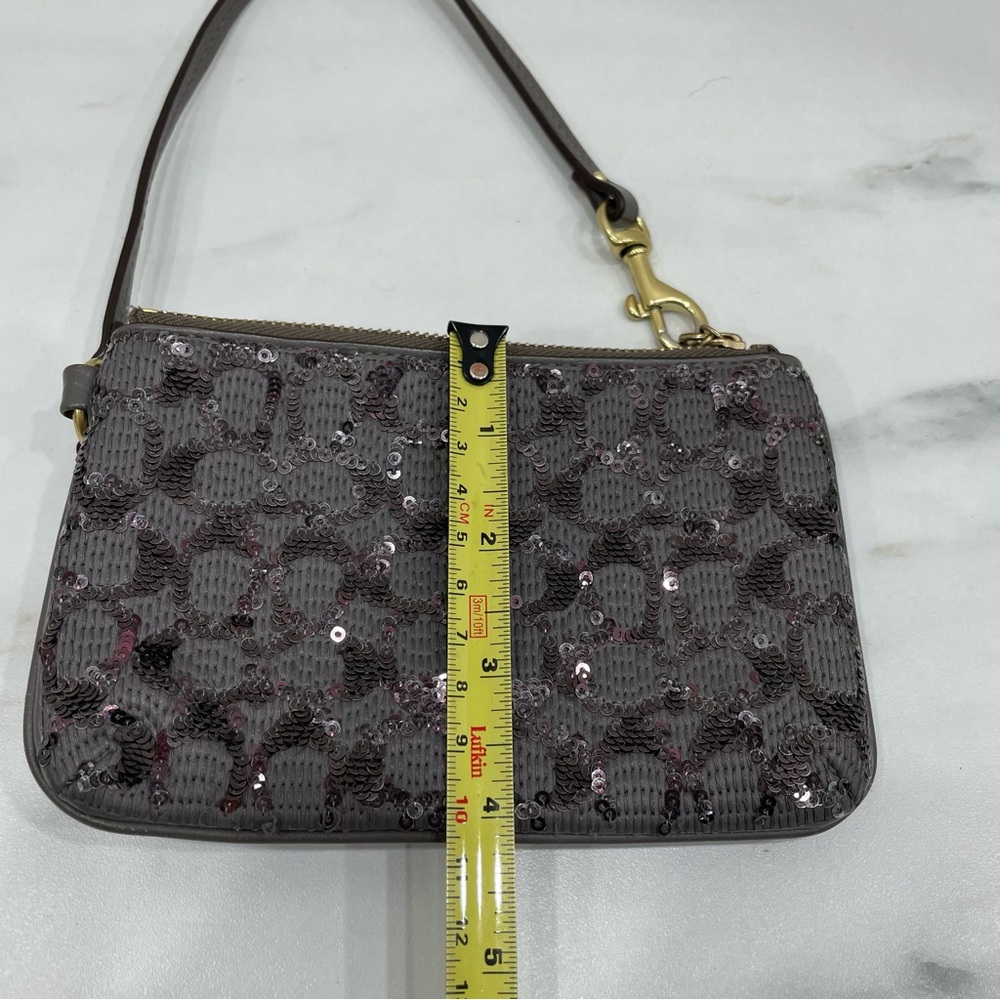 Coach sequin wristlet - Picture 6 of 7